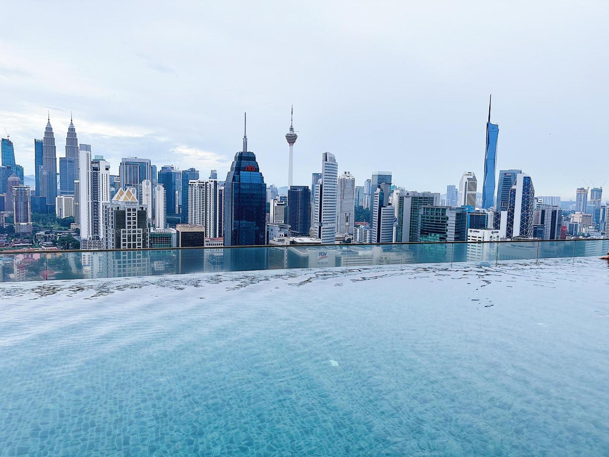 Modern Bauhaus Studio At Regalia Klcc Infinity Pool Kuala Lumpur Eksteriør billede